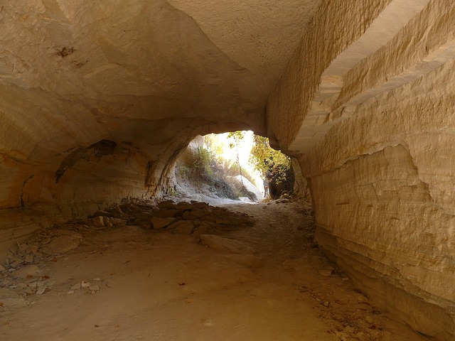 tunnels et caves